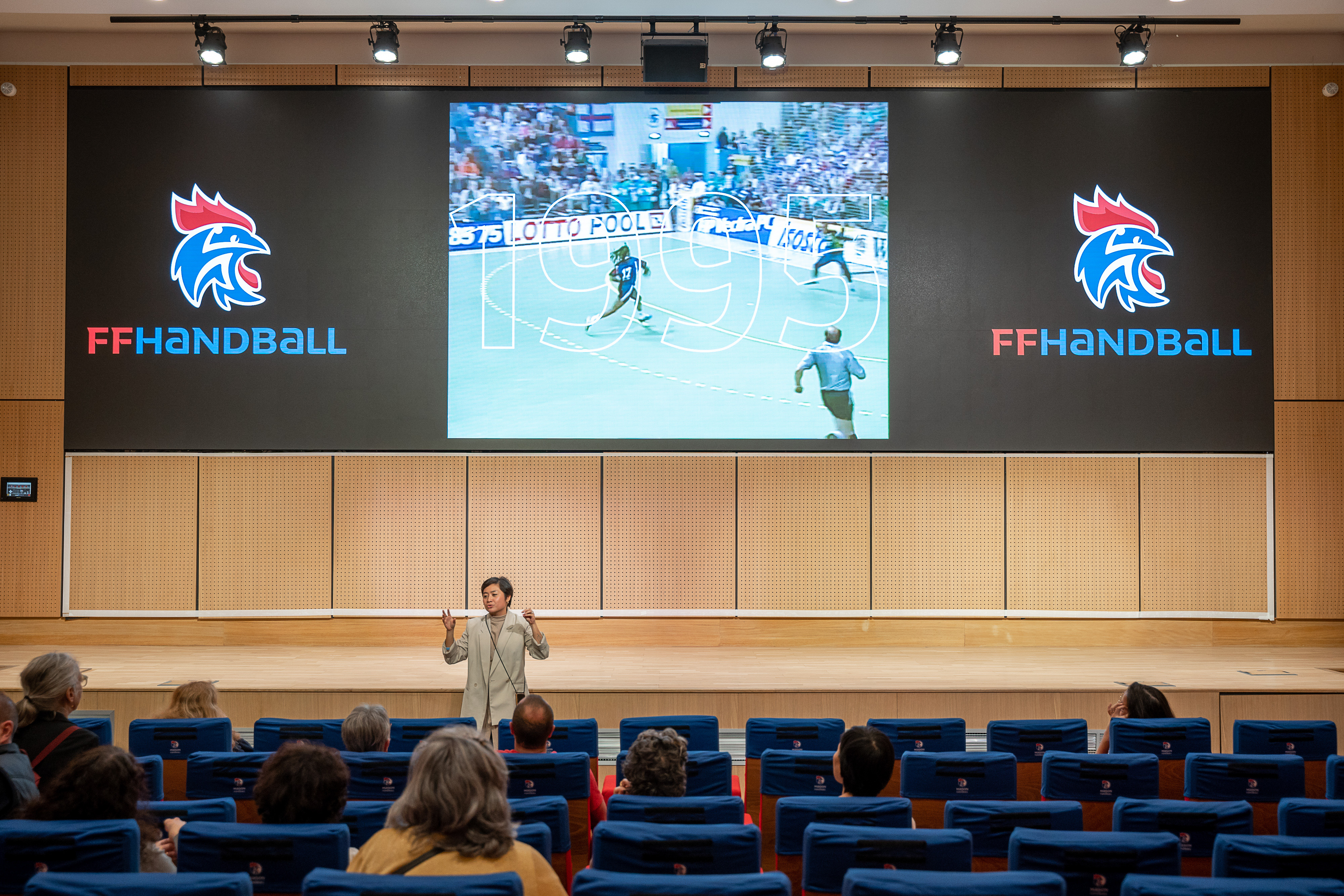 Prise de parole à la Maison du Handball